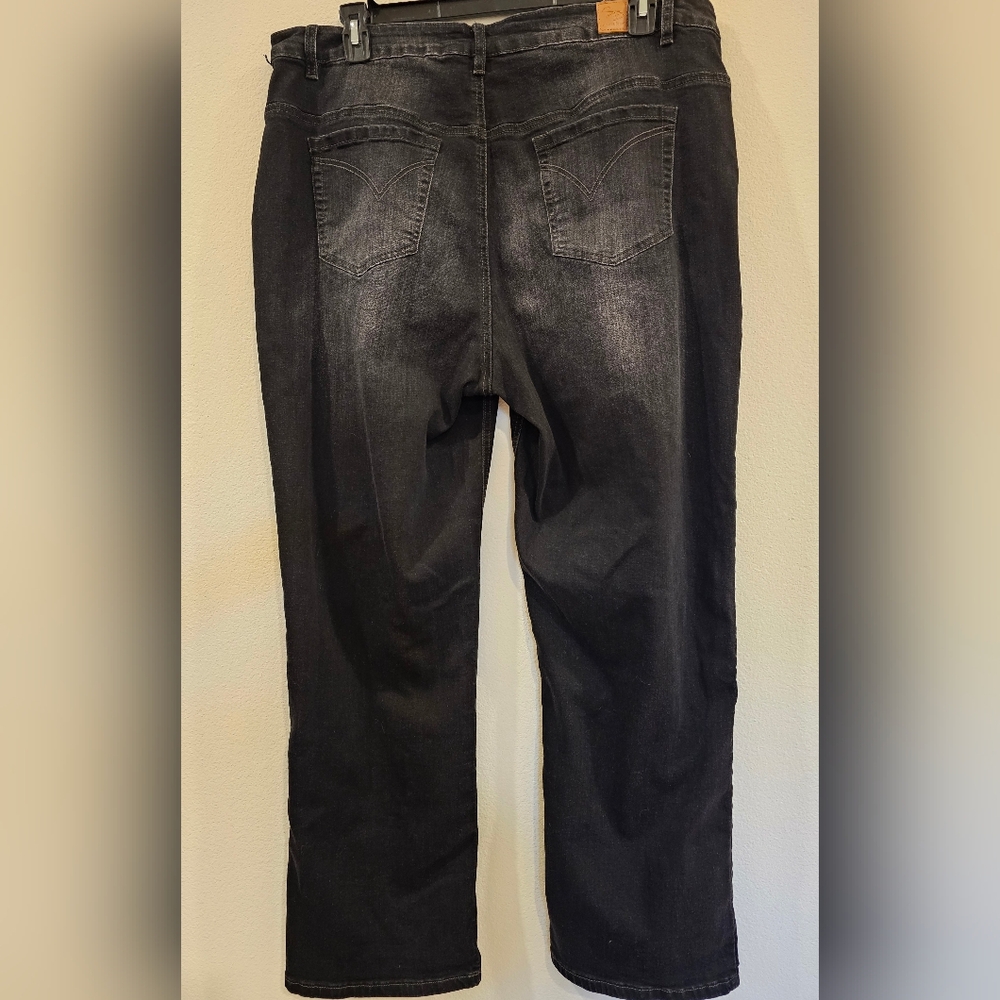 Suzanne Betro Men's Charcoal Relaxed Jeans